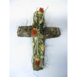 Kříž kůra + lišejník 30 cm